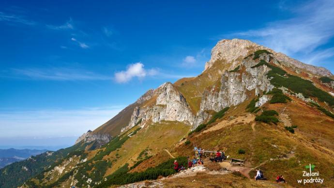 Szeroka Przełęcz Bielska i Płaczliwa Skała w tle