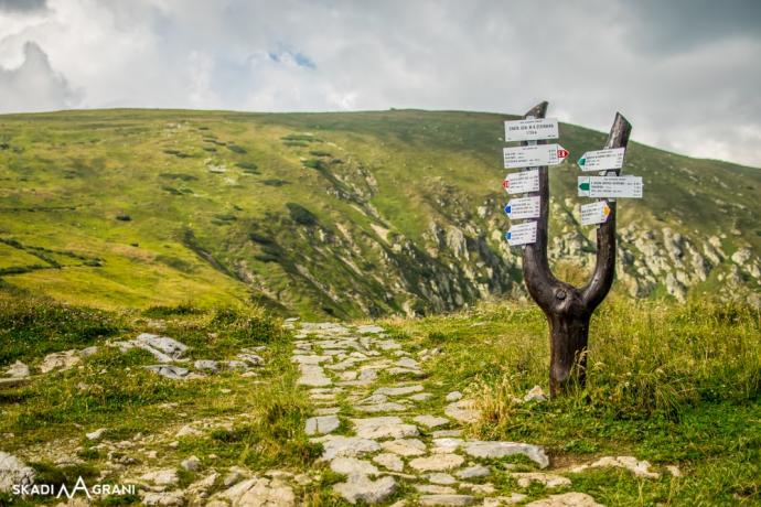 Tyle szlaków, my jednak uparcie wciąż wybieramy czerwony.