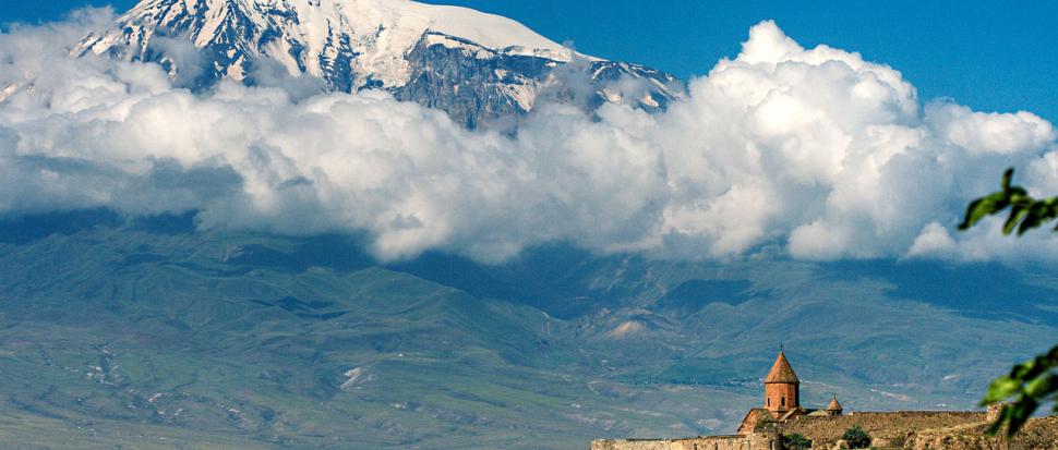 Klasztor Khor Virap z górą Ararat w tle